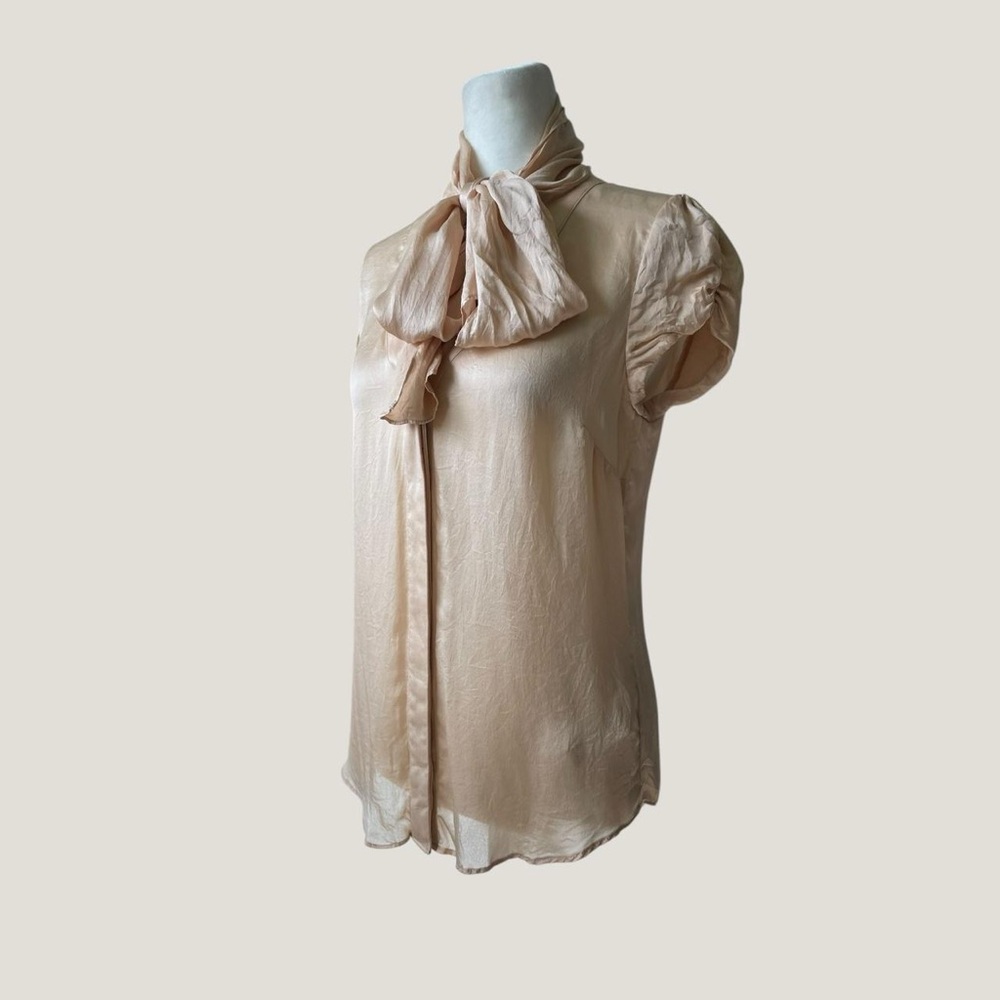 Vintage Y2K Silk Bow Tie Blouse by Bebe - size XS
🕊️ - Picture 4 of 8